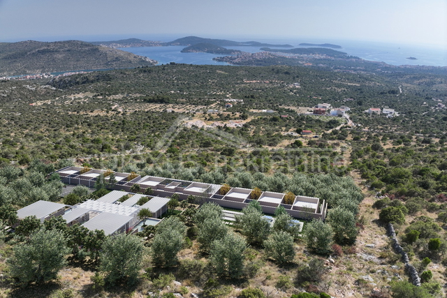 House, 600 m2, For Sale, Rogoznica