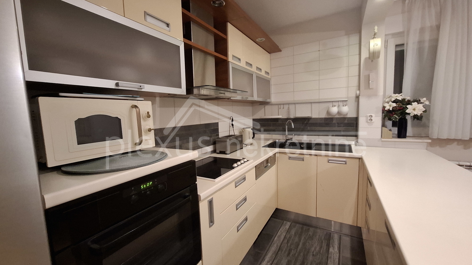 Apartment&comma; 93 m2&comma; For Rent&comma; Split - Split 3