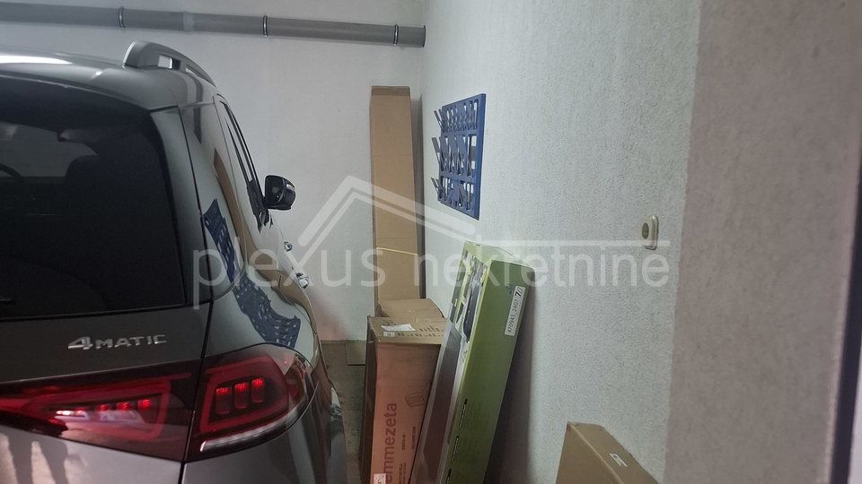 &Zcaron;NJAN&comma; luksuzan stan 80 m&sup2; s pogledom na more i gara&zcaron;om &ndash; kompletno renovirano