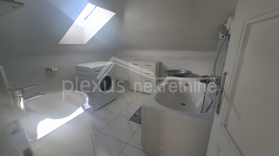 Apartment&comma; 64 m2&comma; For Sale&comma; Split - Manu&scaron;