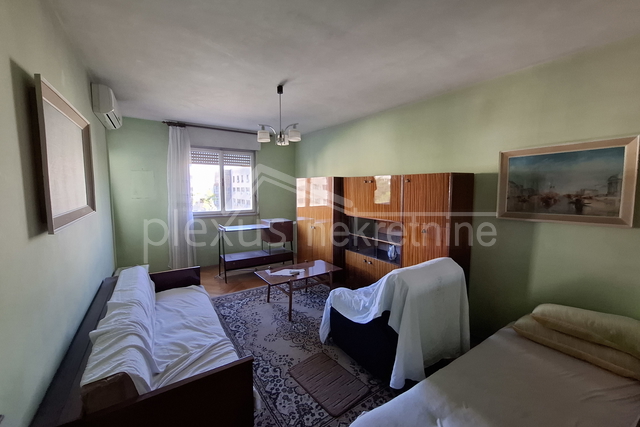 Jedinstvena prilika - dvosoban stan s garazom u neposrednoj blizini samog centra grada