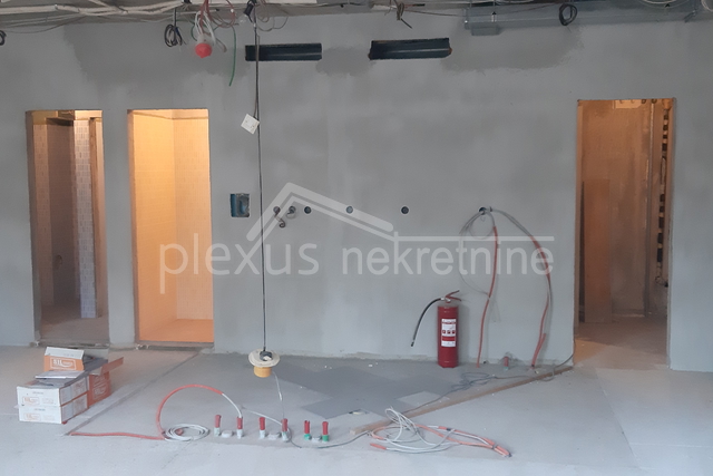 Commercial Property, 58 m2, For Rent, Split - Firule