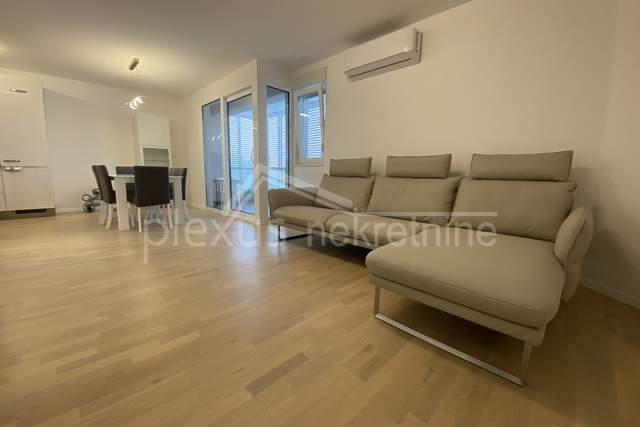 Apartment, 74 m2, For Rent, Podstrana