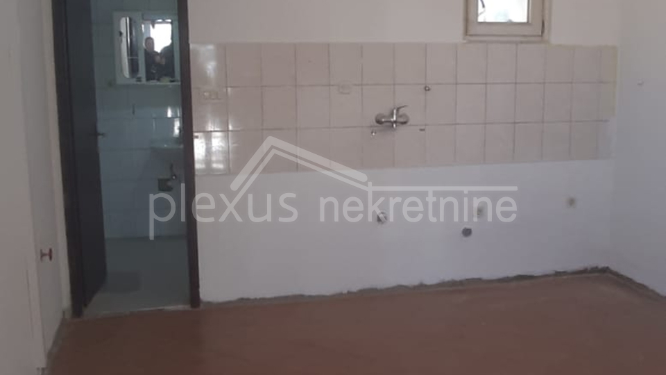 Najam - zakup građevinsko zemljište: Split, Dujmovača, 2000m2