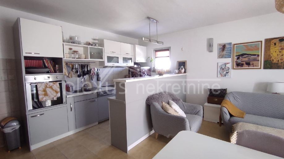 Apartment&comma; 80 m2&comma; For Sale&comma; Ka&scaron;tel Stari