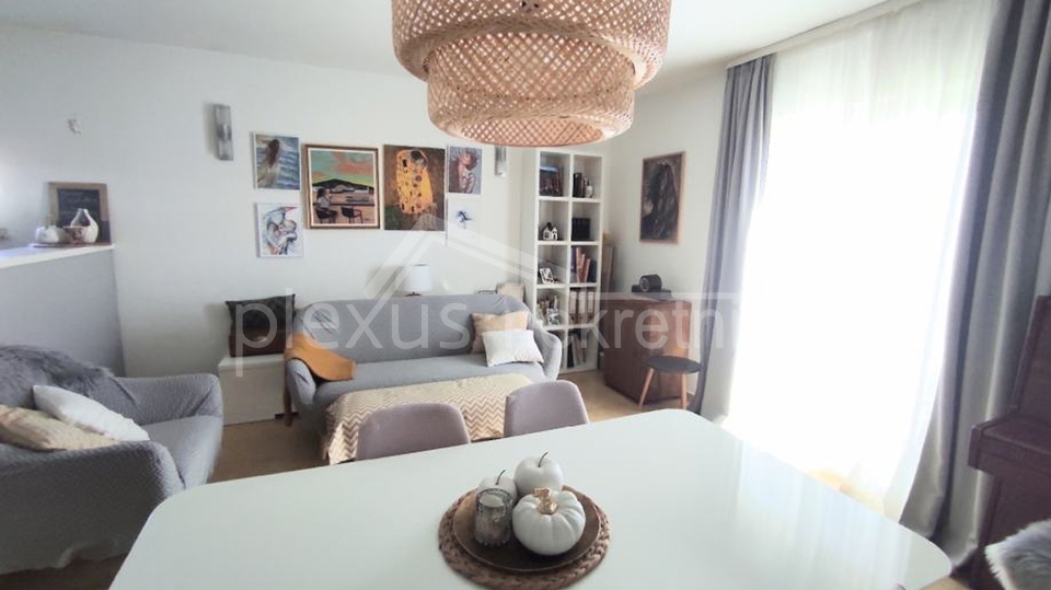 Apartment&comma; 80 m2&comma; For Sale&comma; Ka&scaron;tel Stari