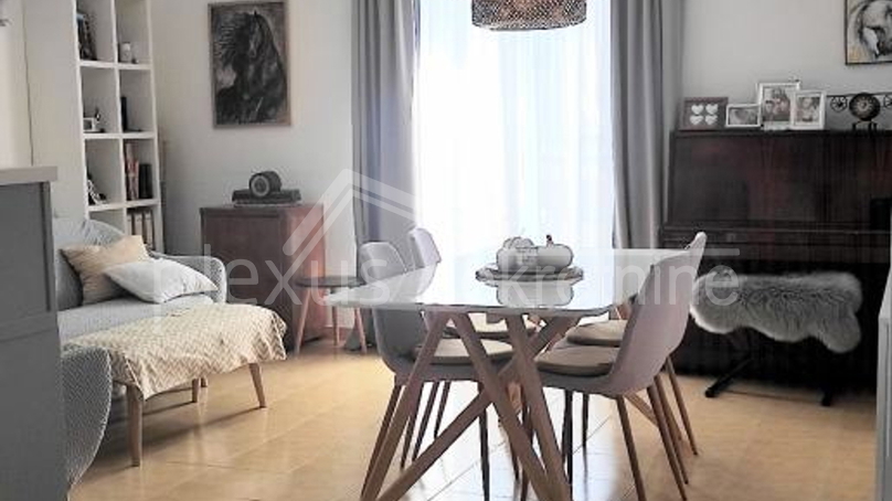 Apartment&comma; 80 m2&comma; For Sale&comma; Ka&scaron;tel Stari