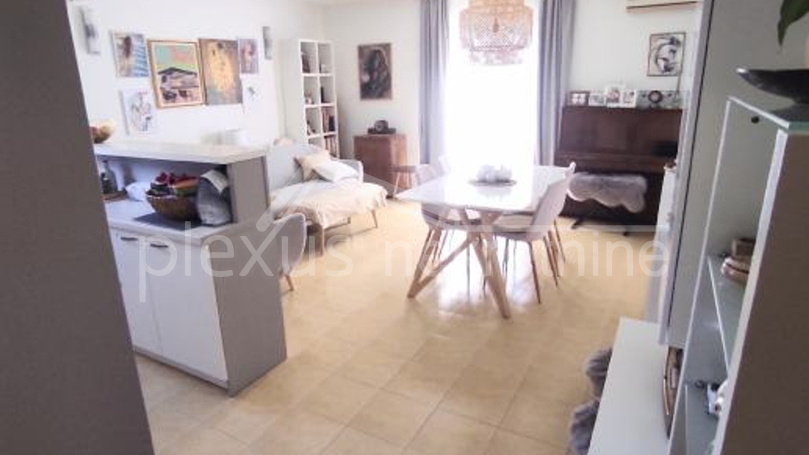 Apartment&comma; 80 m2&comma; For Sale&comma; Ka&scaron;tel Stari