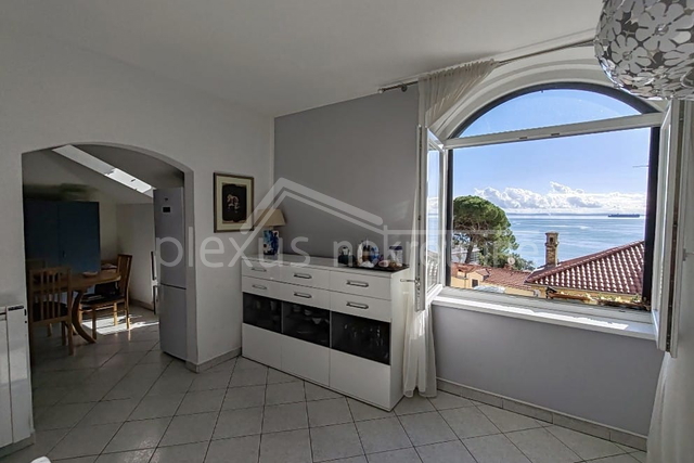 Two-bedroom comfortable apartment: Opatija, center, 80 m2