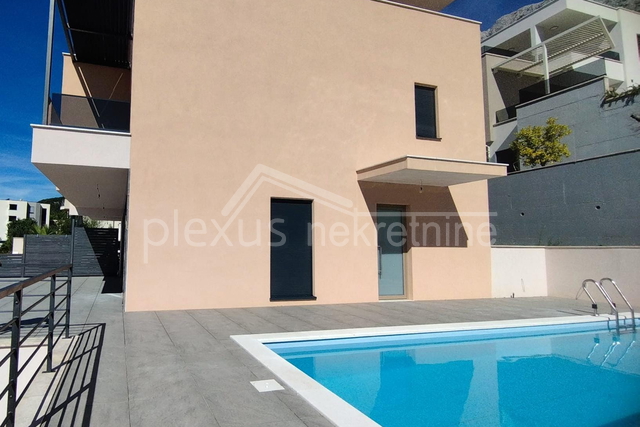 House, 226 m2, For Sale, Makarska