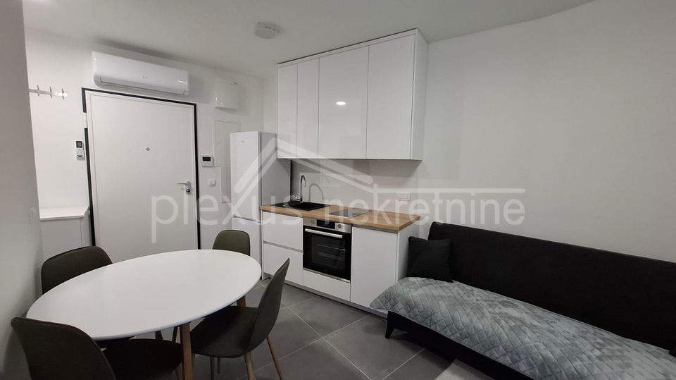 Apartment, 26 m2, For Rent, Split - Neslanovac