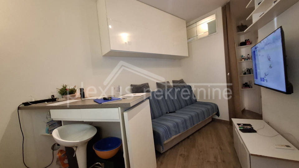 Prodajemo  poslovni prostor&sol;stan idealan za turizam i najam