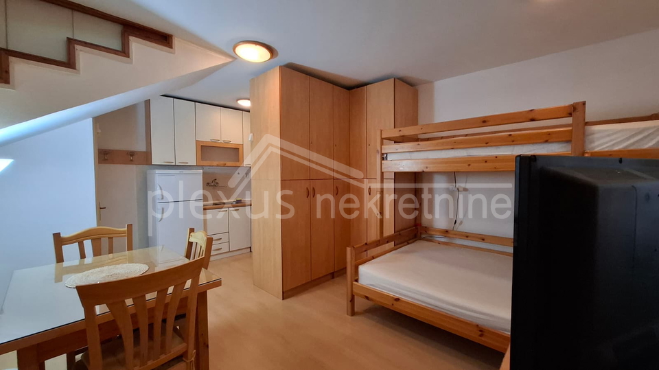 Ein Studio-Apartment im Stadtzentrum - Slavićeva, langfristige Vermietung!
