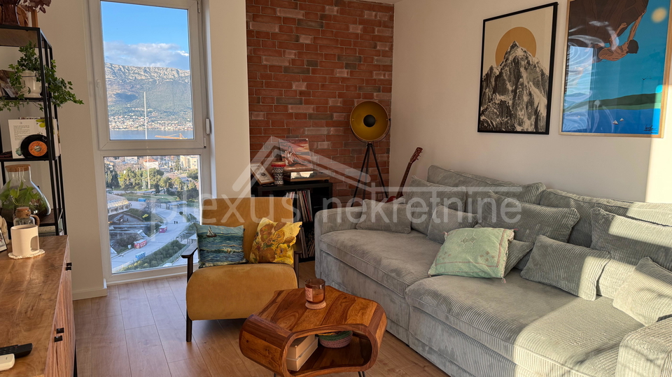 Dvosoban stan s panoramskim pogledom na more