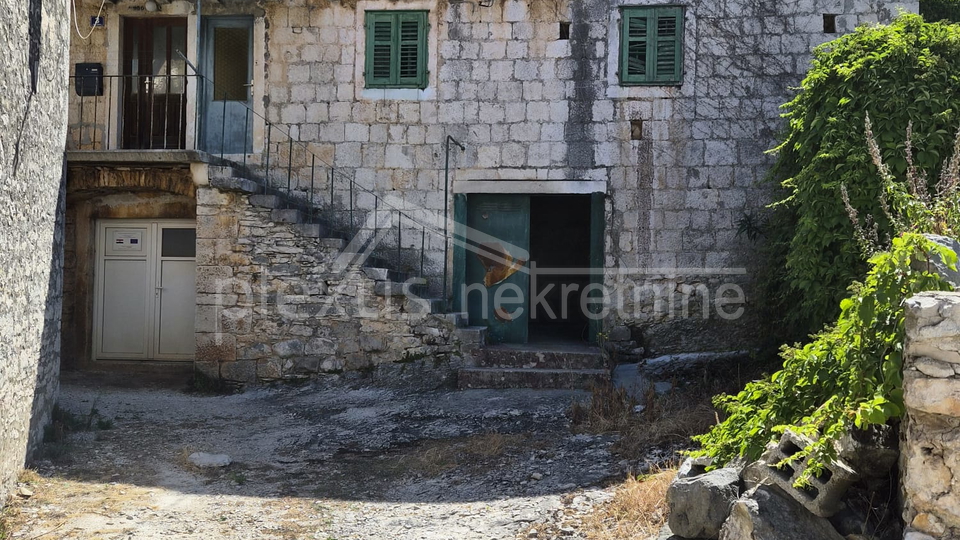 House&comma; 182 m2&comma; For Sale&comma; Nere&zcaron;i&scaron;&cacute;a