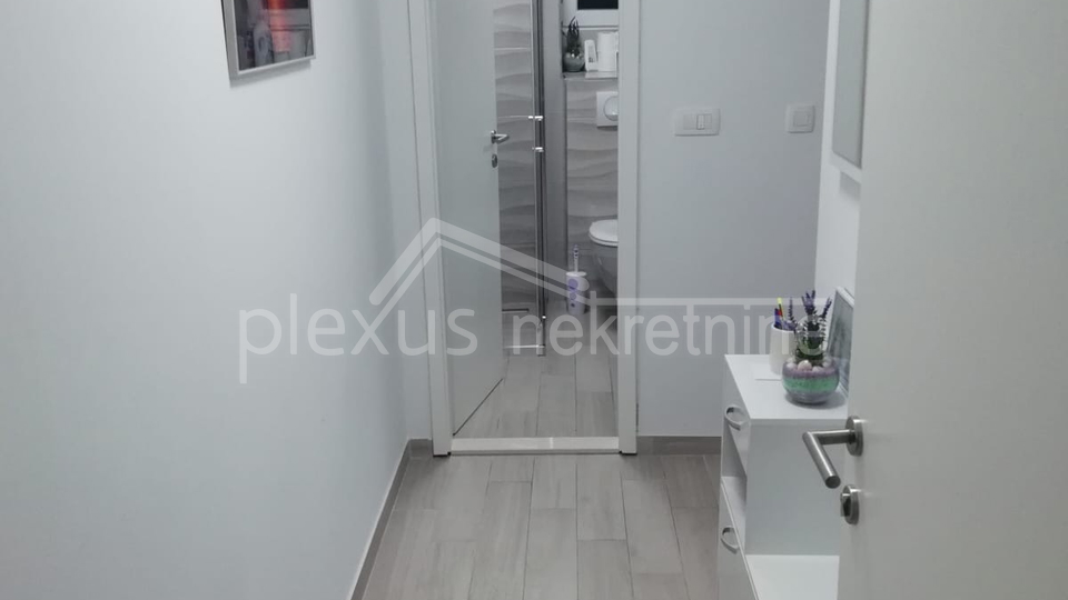 Apartment, 57 m2, For Sale, Bol