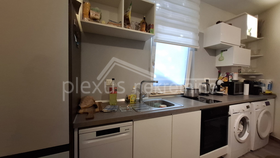Prodajemo  poslovni prostor&sol;stan idealan za turizam i najam