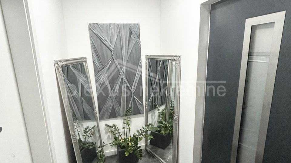 Prodajemo stan na Klisu 107 m2 + atelier 38m2 + parkirno mjesto, a može i zamjena za manji stan Split,Solin,Podstrana