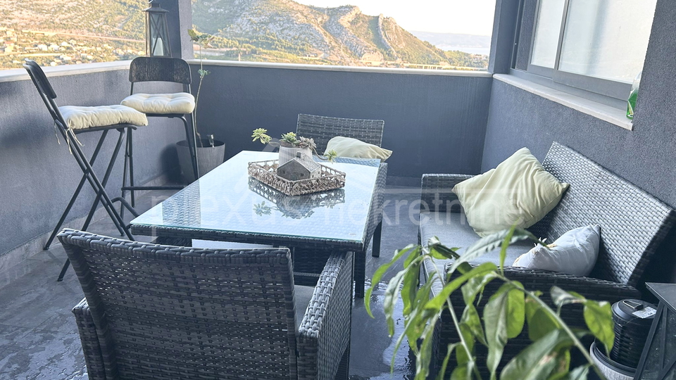 Prodajemo stan na Klisu 107 m2 + atelier 38m2 + parkirno mjesto, a može i zamjena za manji stan Split,Solin,Podstrana