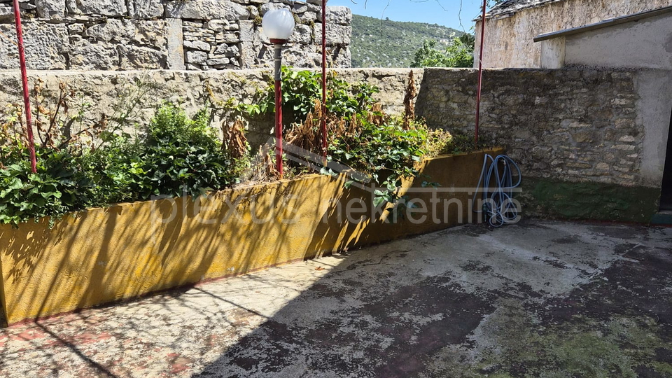House&comma; 182 m2&comma; For Sale&comma; Nere&zcaron;i&scaron;&cacute;a