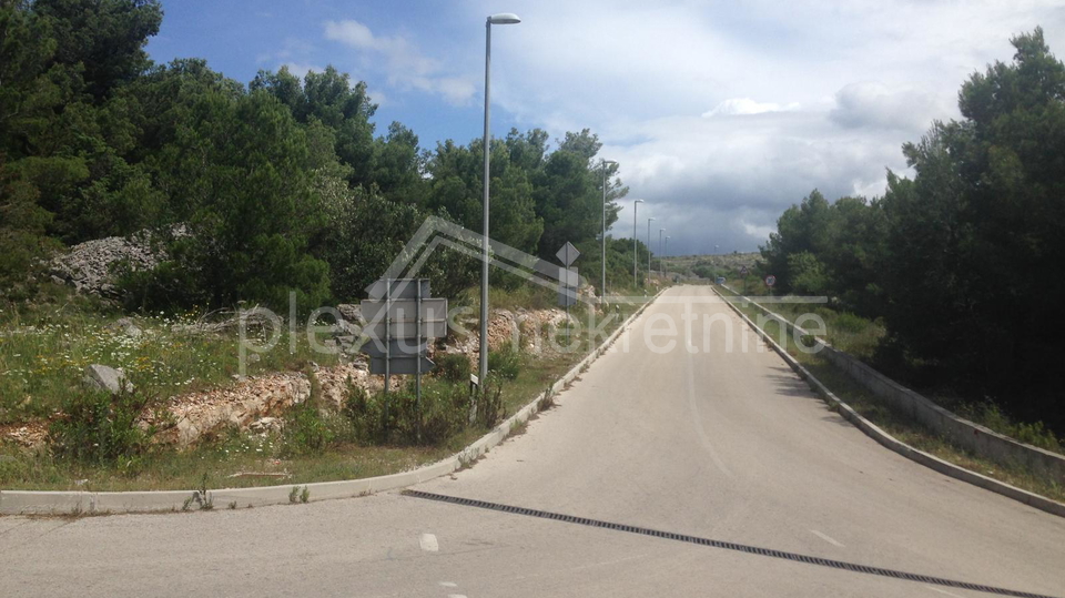 Land&comma; 4200 m2&comma; For Sale&comma; Milna