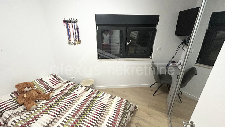 Prodajemo stan na Klisu 107 m2 + atelier 38m2 + parkirno mjesto, a može i zamjena za manji stan Split,Solin,Podstrana