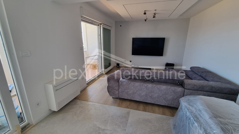 &Zcaron;NJAN&comma; luksuzan stan 80 m&sup2; s pogledom na more i gara&zcaron;om &ndash; kompletno renovirano