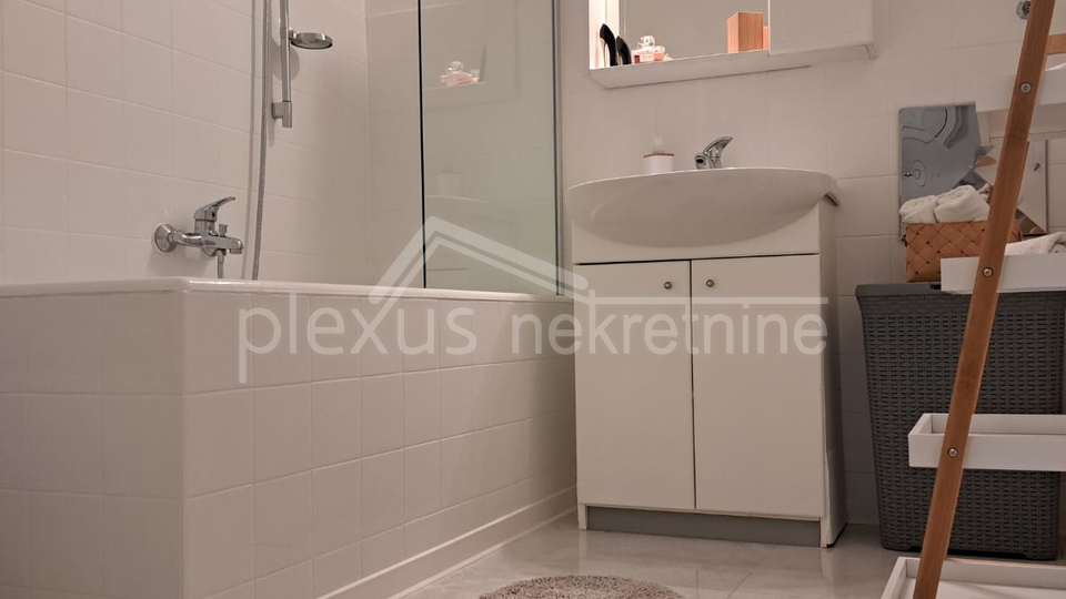 Apartment&comma; 77 m2&comma; For Sale&comma; Split - Bol