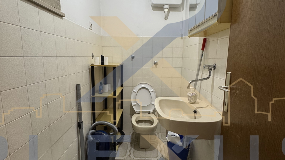 Apartment&comma; 100 m2&comma; For Rent&comma; Split - Su&cacute;idar