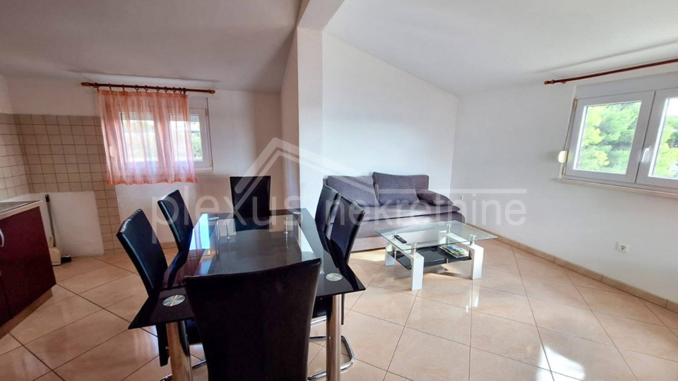 &Ccaron;IOVO OKRUG GORNJI DVOSOBNI APARTMAN S OTVORENIM POGLEDOM NA MORE