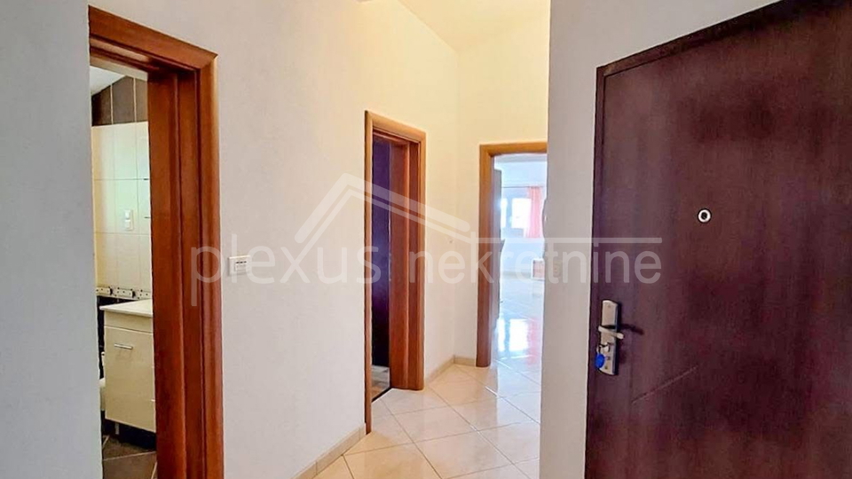 &Ccaron;IOVO OKRUG GORNJI DVOSOBNI APARTMAN S OTVORENIM POGLEDOM NA MORE