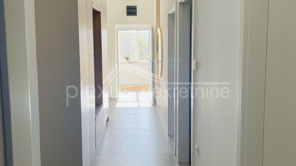 House&comma; 1278 m2&comma; For Sale&comma; Prisoje