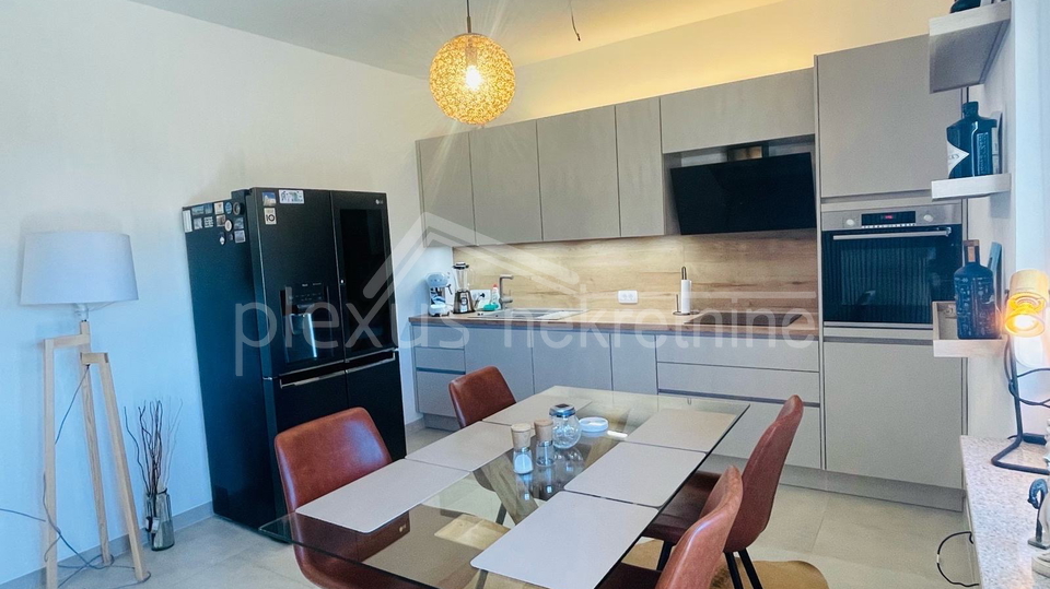 House&comma; 1278 m2&comma; For Sale&comma; Prisoje