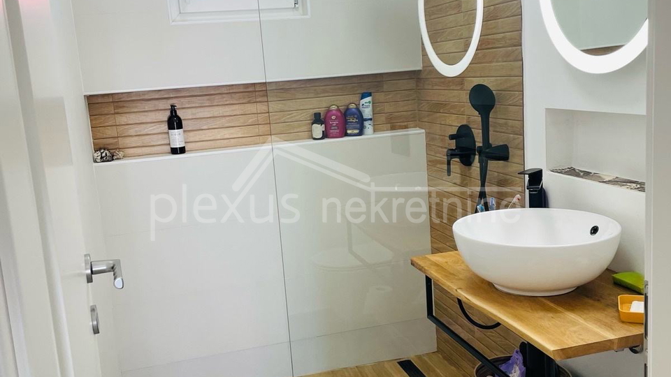 House&comma; 1278 m2&comma; For Sale&comma; Prisoje