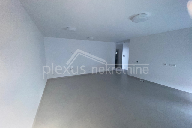 Pisarne, 100 m2, Najem, Plano