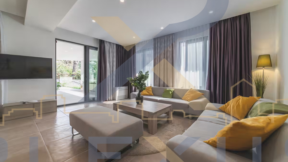 Casa&comma; 363 m2&comma; Vendita&comma; Trogir - &Ccaron;iovo