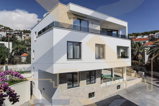 Hiša, 363 m2, Prodaja, Trogir - Čiovo