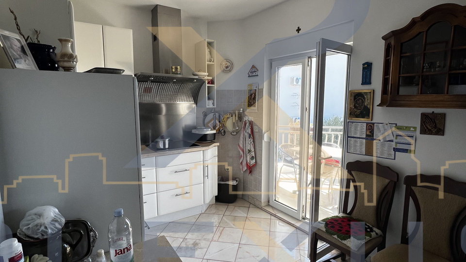 PRODAJA JEDNOSOBNOG STANA MAKARSKA- 67&period;30m2