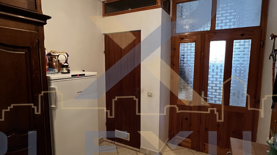 PRODAJA JEDNOSOBNOG STANA MAKARSKA- 67&period;30m2