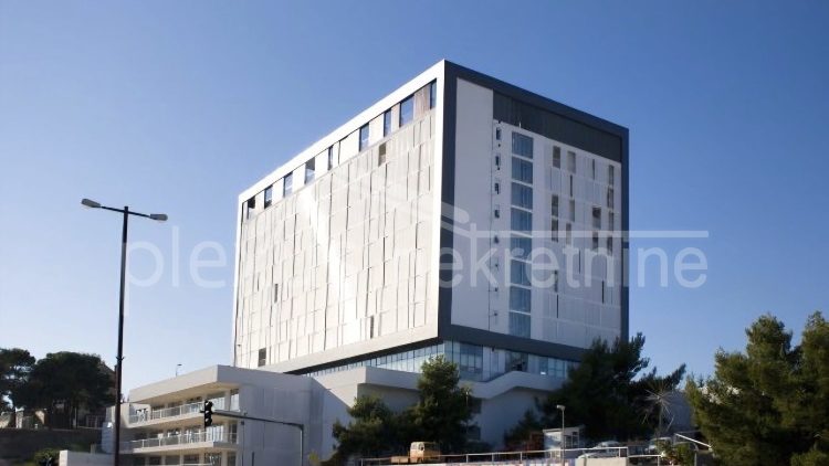 Commercial Property&comma; 57 m2&comma; For Rent&comma; Split - Mertojak