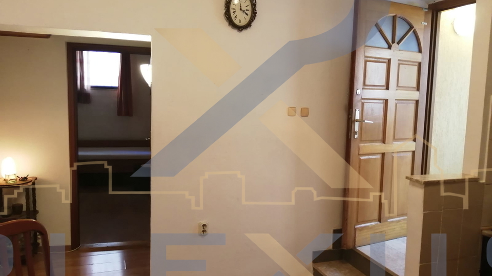 House&comma; 48 m2&comma; For Sale&comma; Split - Varo&scaron;