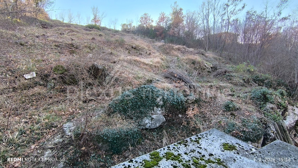 SNI&Zcaron;ENO&excl; Omi&scaron;-Gata-&Ccaron;i&scaron;la&colon; Gra&dstrok;evinsko zemlji&scaron;te s dozvolom