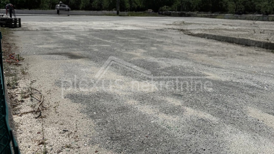 Trogir&comma; daje se u najam ogra&dstrok;eni prostor