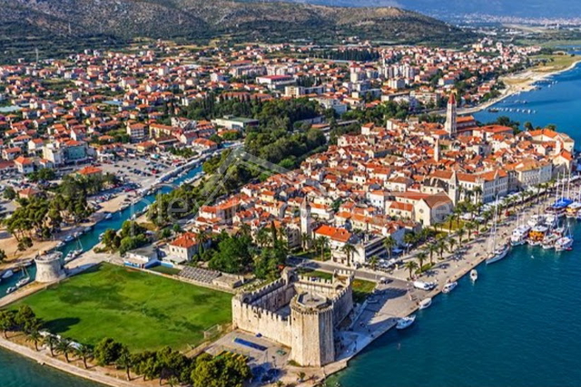 Trogir, prodaje se dvosobni stan