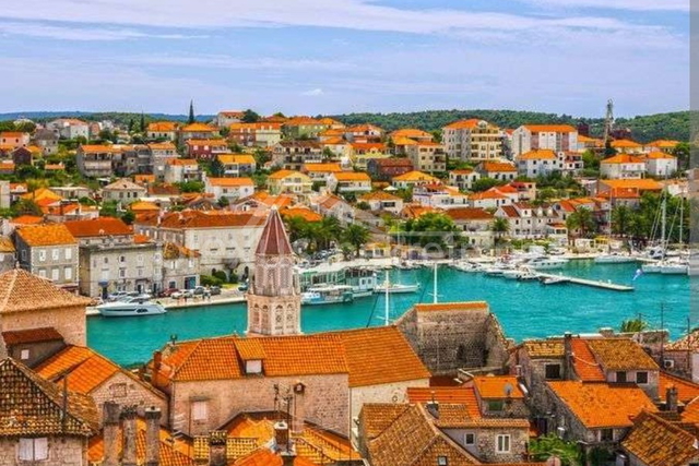 Kaštel Gomilica, penthause, tri sobe