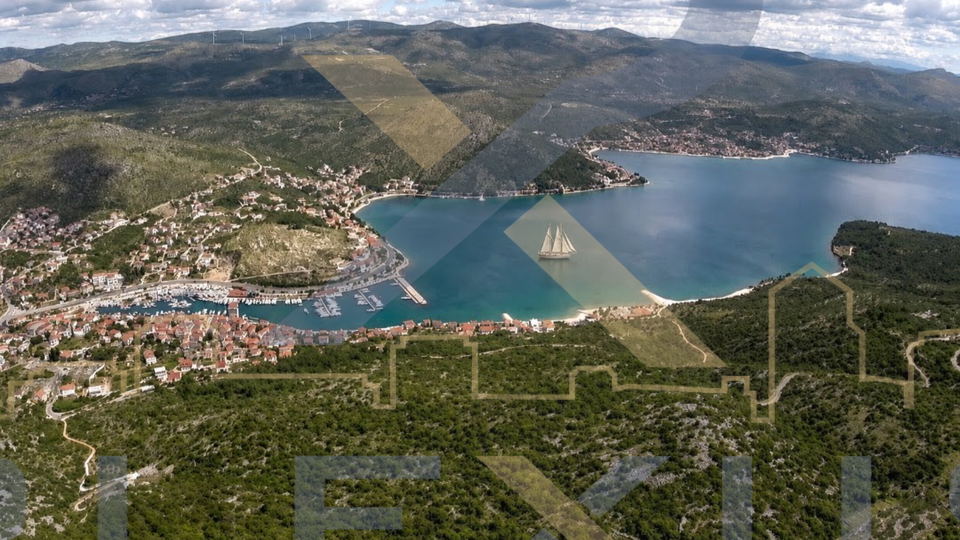 Marina - Vini&scaron;&cacute;e&comma; prodaje se dvosobni stan na prvom katu  stambene zgrade s krovnom terasom