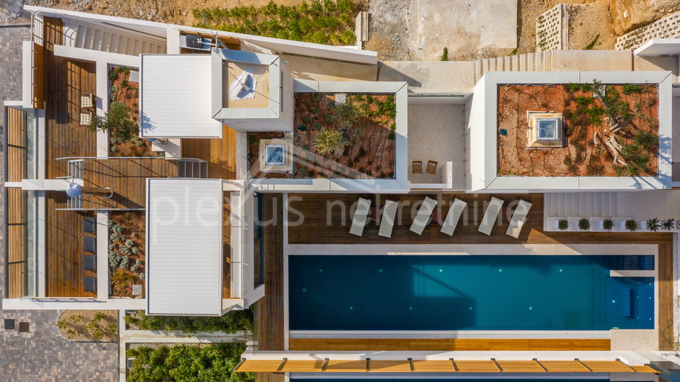 Villa mit Pool - Neubau