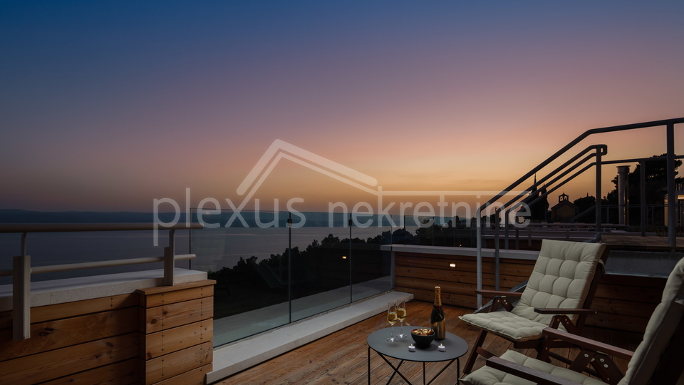 Villa with pool - new construction