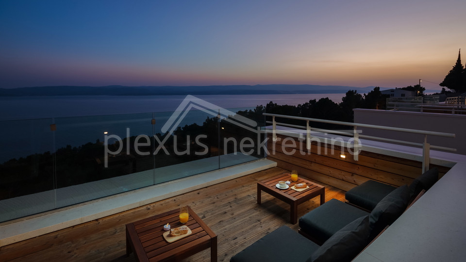 Villa with pool - new construction