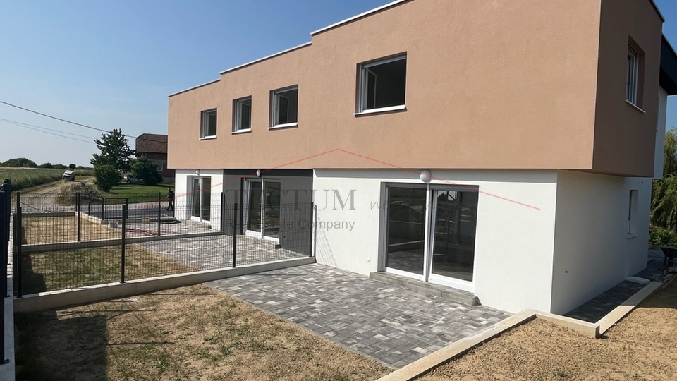 STUPNIK, ČETVEROSOBAN STAN, PRODAJA, 2521,00 EUR/M2